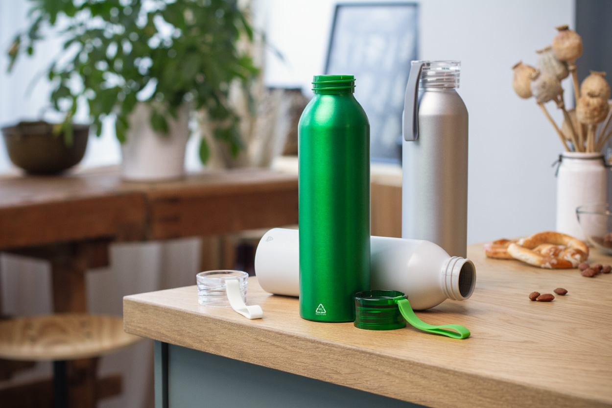 recycled aluminium bottle - Image 3