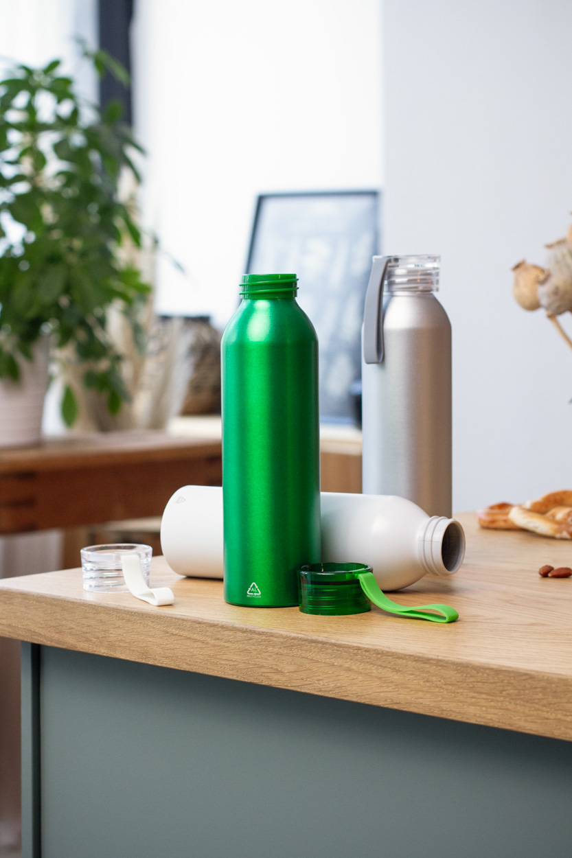 recycled aluminium bottle - Image 4