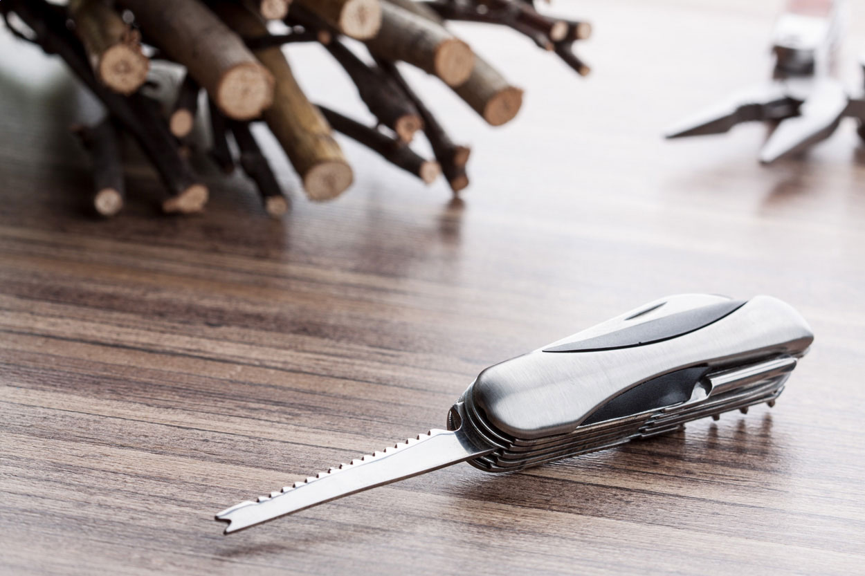 pocket knife with 11 functions - Image 4